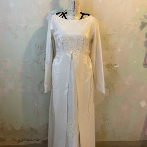 Abito taffeta’ di seta avorio anni 50/60 interamente fatto a mano con inserti pizzo e paillettes fatte a mano americano