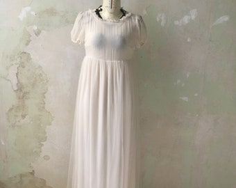 abito da sposa originale anni 60 stile impero lungo