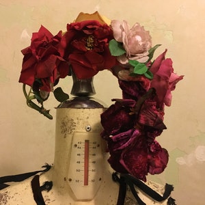Krone mit schönen original 50er Jahre handgemachte Blumen