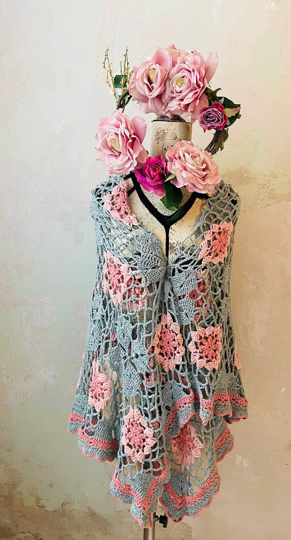 scialle MOVIE COSTUME bellissimo creato con una coperta originale anni 50 fatta a mano lana/cotone azzurro e rosa