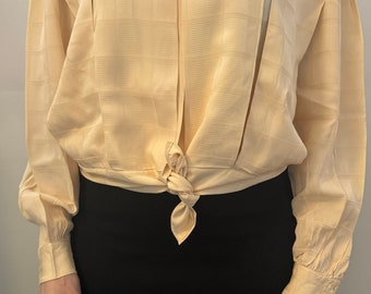 Vintage 70s Silk Blouse M - Silk Long Sleeve Button Up - Antique White Pastel Silk Shirt - Vintage Silk Button Down - Architectural blouse