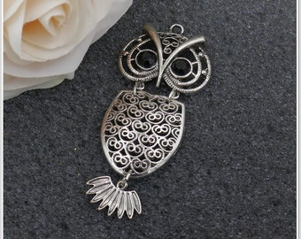 Large movable owl pendant antique silver with black rhinestone eyes