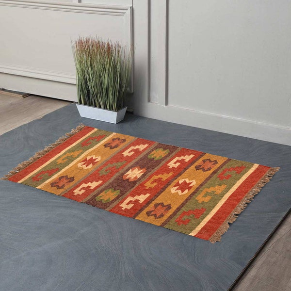 Tapis de porte de tapis fait à la main toscan, tapis de yoga vintage, tapis indien de petite zone, tapis de tapis de kilim en laine de jute décoratif pour la maison 2,5 x 4 pi