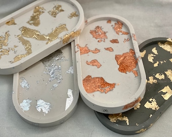 Oval bricka | Betongbricka | Prydnadsbricka | Oval bricka i betong | Beige & Grå | Folie | Guld, Roséguld och Silver | Blomkruka | Nytt hem