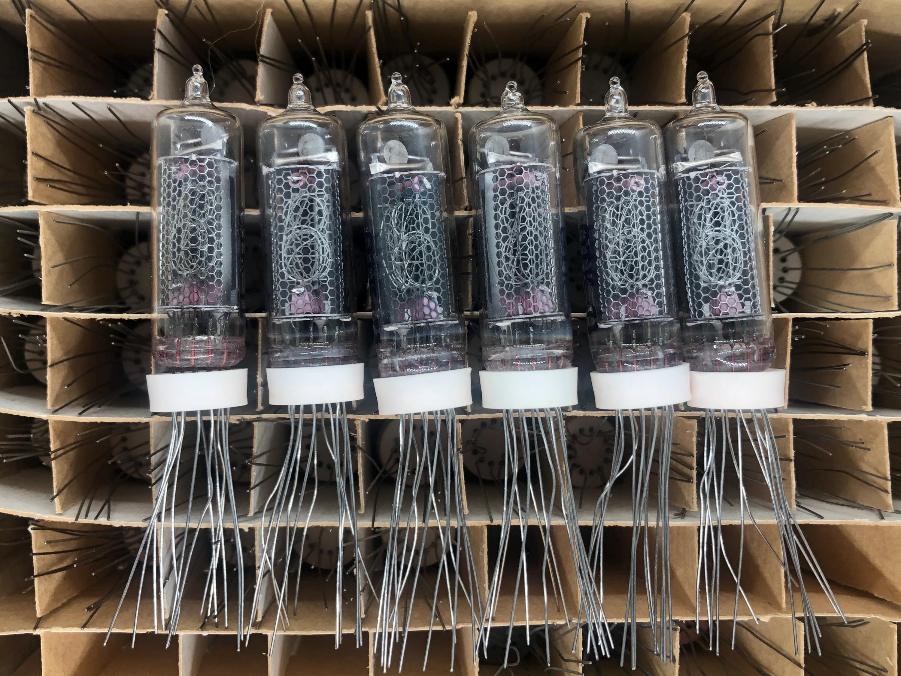 時計用 IN-16 / IN16 ニキシー管 6 本 (新品、NOS、100% テスト済み