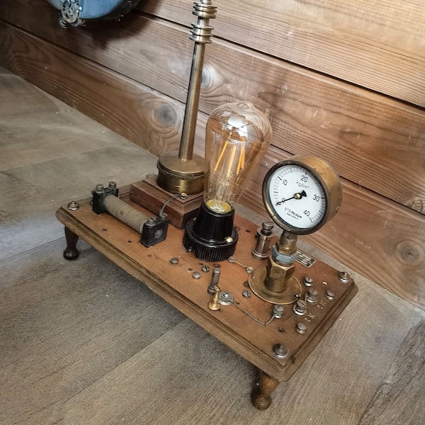 Lampe steampunk indus retro (composition upcycling)