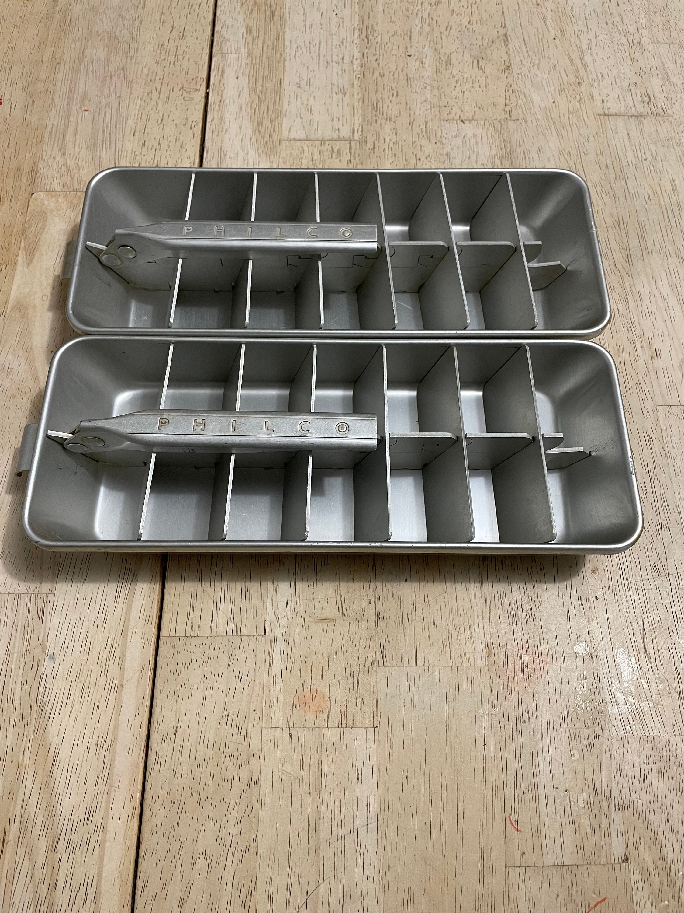 vintage ice cube trays, aluminum metal pull handle release lever