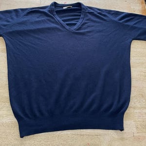 Vintage LL Bean V-ringad tröja: Marinblå pullover, herr XL Tall, tillverkad i USA