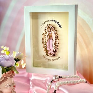 Virgencita Shadow Box – Marco de Madera -Virgen de Guadalupe en Capas de Papel - Regalo, Recuerdo Decoración - Eventos Religiosos