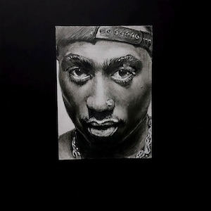 Tupac Shakur 2.5x3.5 ”Bleistiftporträt. Handgezeichnete Skizzenkarte