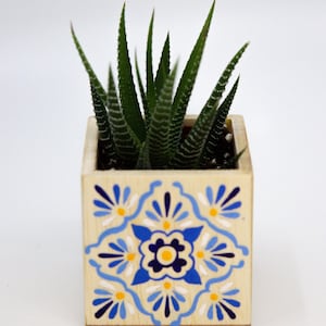 Talavera Mini Blumentopf / Übertopf aus Holz