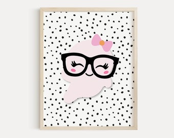Rosa Geist Wand Kunst DRUCKBAR, Mädchen-Halloween-Kinderzimmer-Druck, süße Baby Geist mit Brille und Schleife, Pastell Blush Kinder Dekor