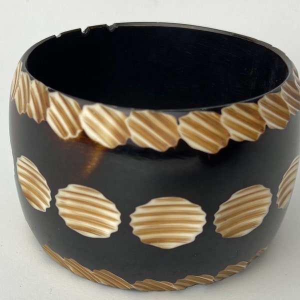 African Cow Horn Thick Bone Bangle from Sierra Leone West Africa (bracelet CHIPPED around rim)