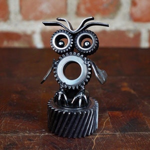 Owl/ Industrial Decor/ Owl Gift/ Owl Sculpture/ Metal Owl/ Owl Decor / Unique Gifts/ Steampunk Owl/ Lucky Owl / Industrial Art