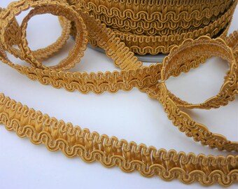 White Wave Braid Trim 16 mm Wide for Upholstery 3 Meters Metallic Gold White Wave Braid Trim 16 mm Wide for Upholstery 3 Meters Metallic Gold
