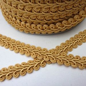 Light gold upholstery trim, scrolled gimp braid for furniture lampshade, 12mm 15/32 inch col #5