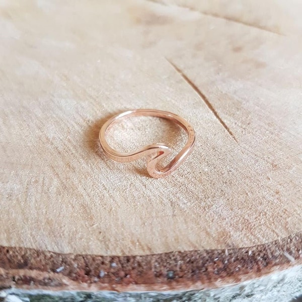 minimalist ring wave rose gold