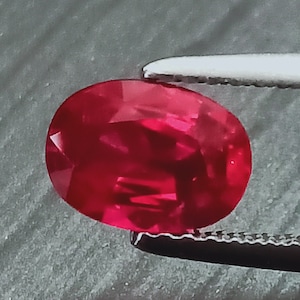 Högkvalitativ rubin Myanmar, 1,22 karat, rubin, burmesisk rubin, burma rubin, duvblodsrubin, 1 karat + rubin, rubin Myanmar oval av högsta kvalitet
