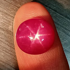 Extra großer Sternrubin, unbehandelt, zertifiziert, 9,01 ct, Myanmar-Sternrubin, rosaroter Sternrubin, Sternrubin-Cabochon, ovaler Rubin, Sternrubin