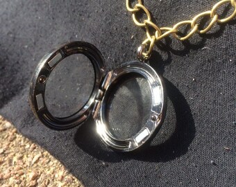 Black Glass Locket With A Magnetic Clasp On A 20Inch Antique Bronze Chunky Chain, Locket Necklace