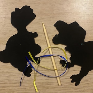 Gratta e vinci a forma di dinosauro con nastro: gratta il tuo disegno preferito, perfetto per una festa per bambini, come regalo o come lavoretto per bambini da trascorrere in casa in una giornata piovosa!