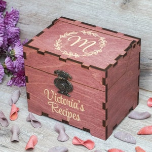 Recipe box with dividers & 4x6 recipe cards Personalized engraved wood box Bridal shower decor Mothers day gift Christmas