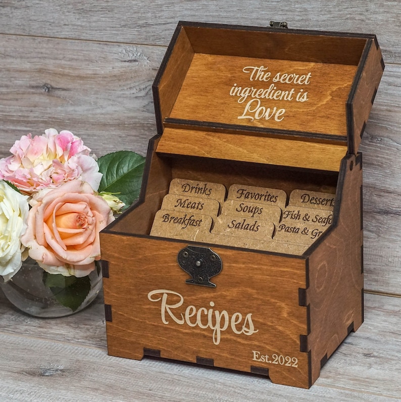 Recipe box with dividers & 4x6 recipe cards Personalized engraved wood box Bridal shower decor Mothers day gift Christmas Box with dividers