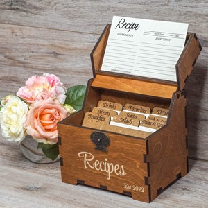 Recipe box with dividers & 4x6 recipe cards Personalized engraved wood box Bridal shower decor Mothers day gift Christmas Box+dividers+50cards