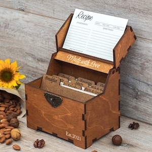 Recipe box with dividers and heart & 4x6 recipe cards  Personalized engraved wood box Bridal shower decor Mothers day gift Christmas