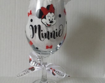 Minnie wine glass