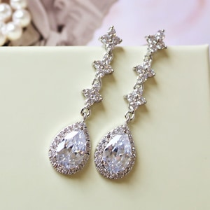 Vintage Style Silver Bridal Earrings, Art Deco Earrings for bride , Crystal drop Wedding Earrings, Teardrop Bridal jewelry Wedding jewellery