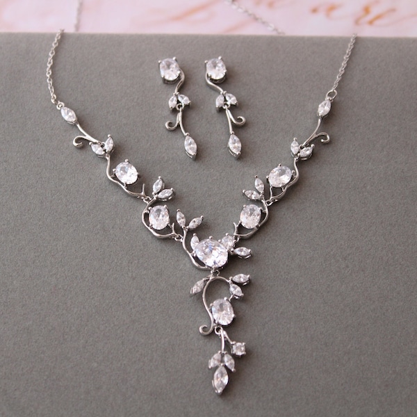 Silver crystal Leaf Bridal Earring and Necklace Set , Wedding Jewelry Set, Vintage Style zirconia Wedding necklace,Bridal Jewelry set gift