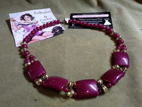 1970s Vintage Resin Raspberry Pink Choker Necklace