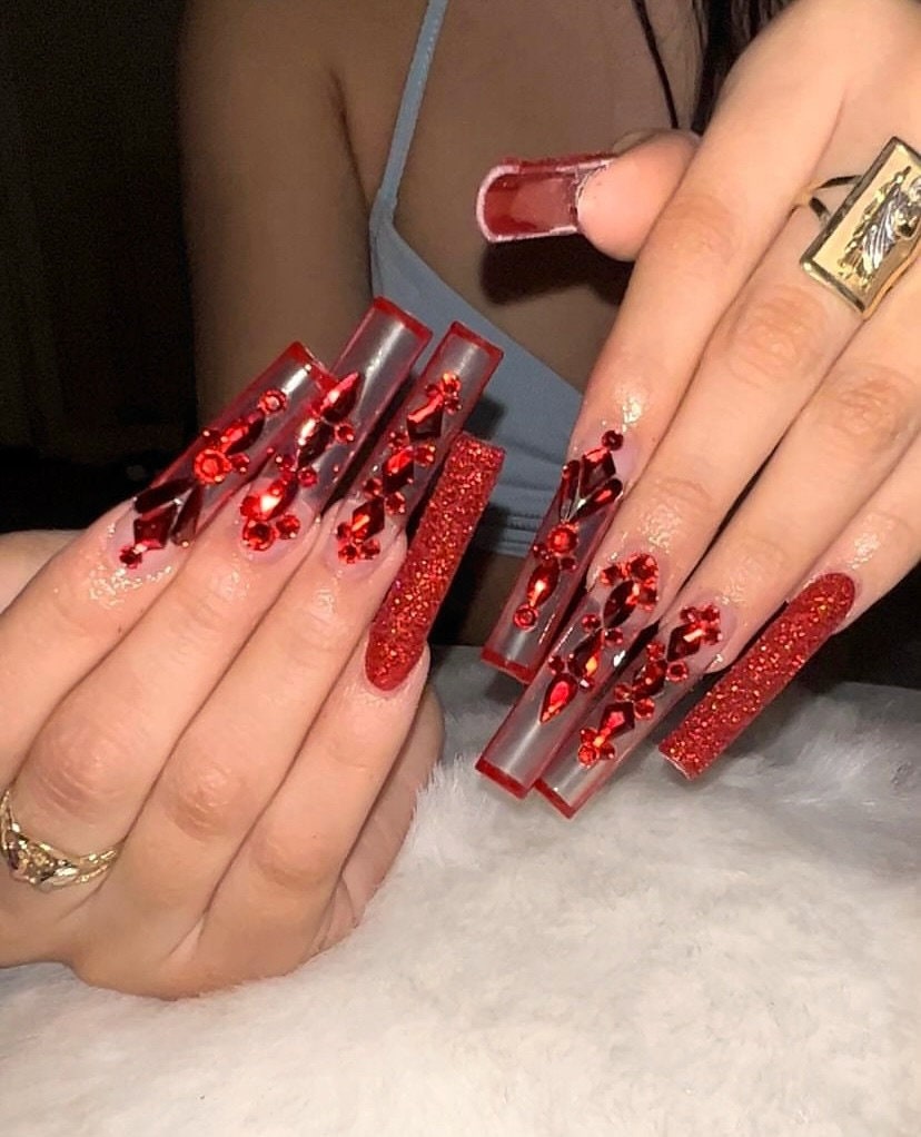 Black and Red Ombré with Glitter | Red ombre nails, Ombre nails glitter, Red  nails glitter