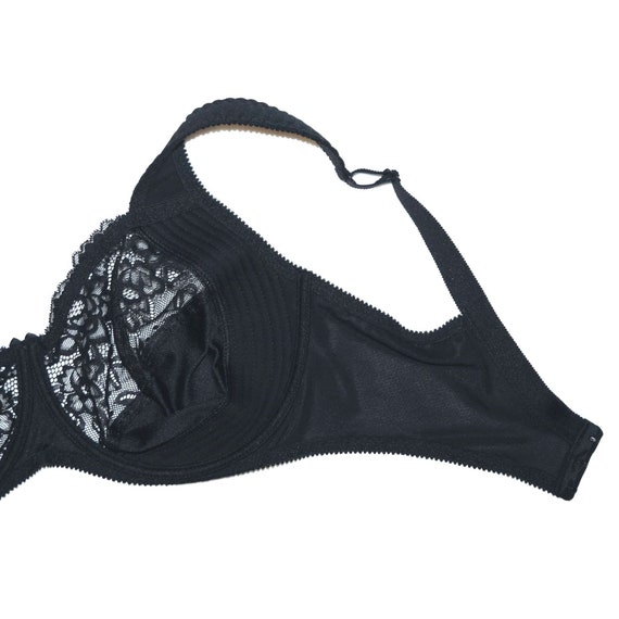 Lace bra 38B breathable cup; underwire for additional support