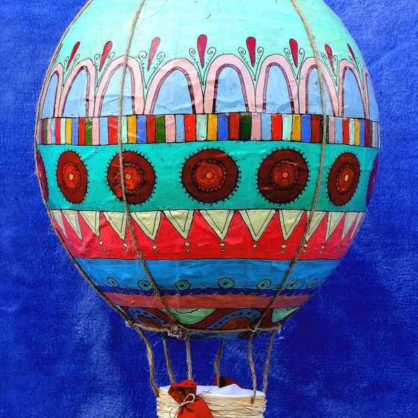 Ballon aérostatique décoratif fait et peint à la main avec éclairage LED/Monde coloré