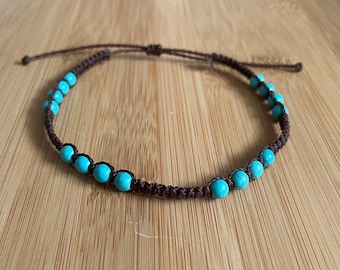 Handgemaakte surfer enkelband, stapelbare Boho enkelband, turquoise stenen enkelband, vriendschap sieraden, macrame enkelband