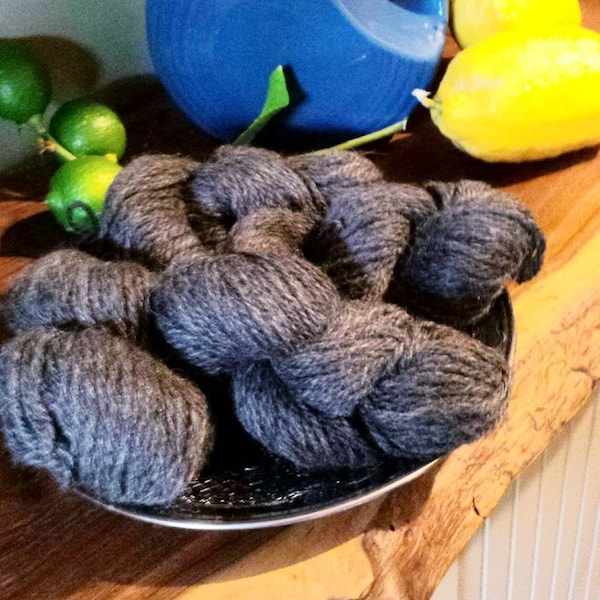 PURE ALPACA YARN || dark silver gray, dk weight, 5 oz. (143 g), 100% pure Huacaya alpaca, small mill spun