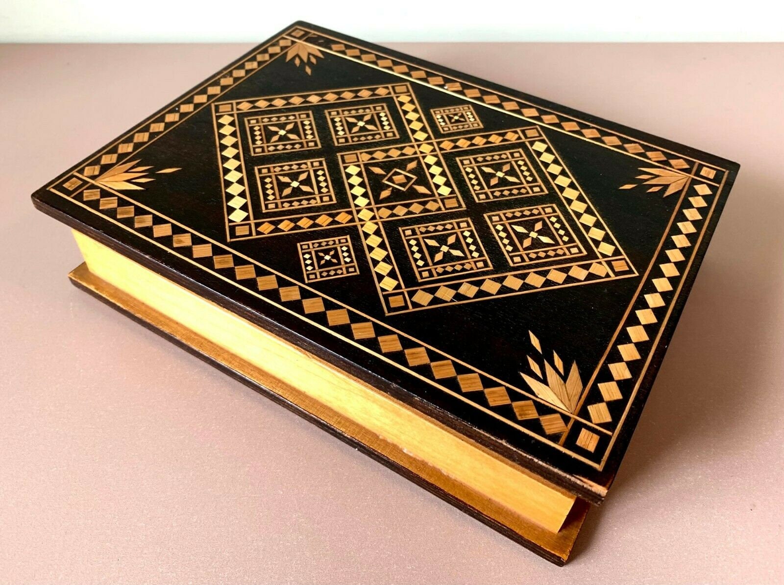 時代　蒔絵　図変わり皿19枚　幅約16㎝　蓋無木箱付　東①さ5-0325③ Vintage Hand Carved Wooden Asian Statues Mid Century | eBay