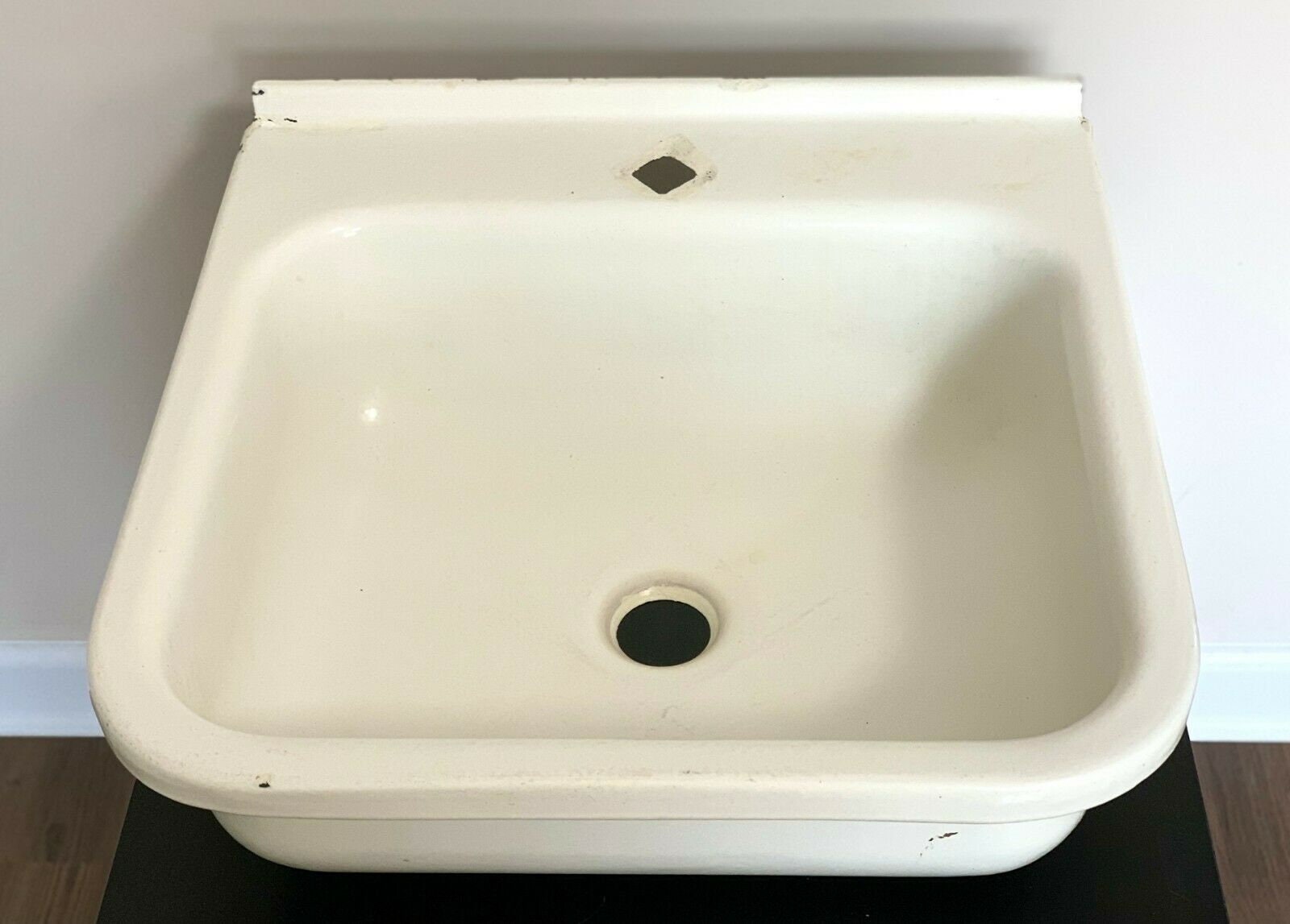 white enamel kitchen sink