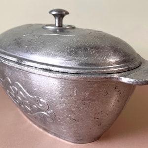 Soviet Cast Metal Roaster Oven Dish Casserole Pot With Lid Solid Metal Cooking Pot Vintage USSR Baking Pan With Lid