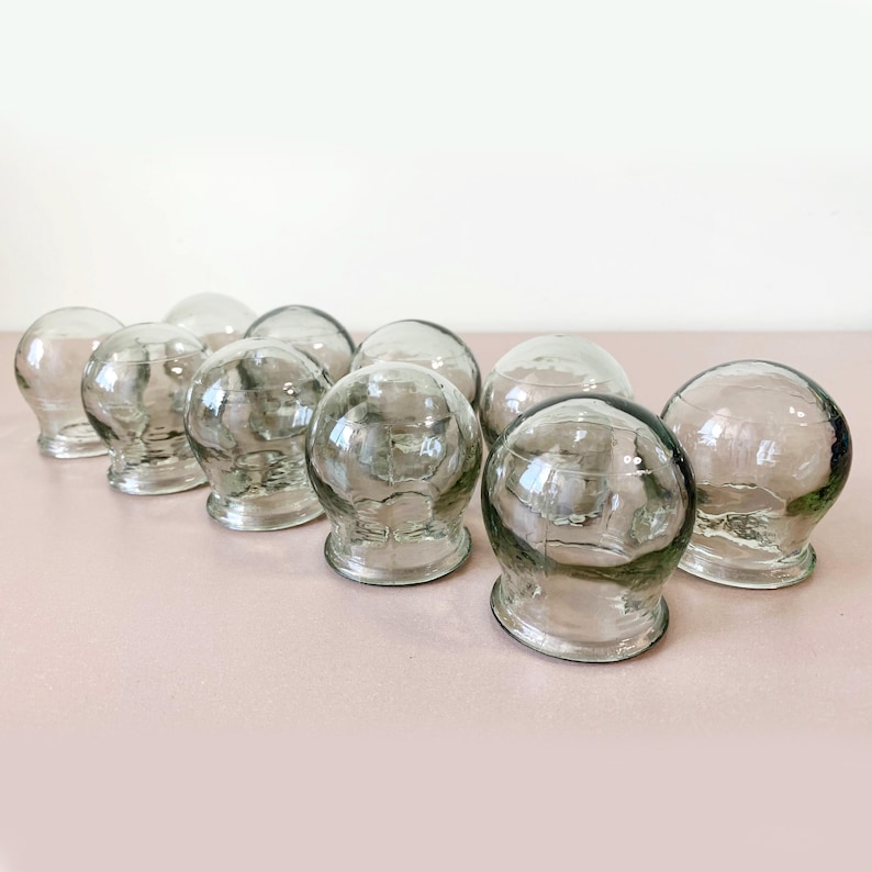 Sovjetisk vintage koppterapi set med 10 glasburkar “Banka / Банки” kinesiska massagekoppar 1960-talet bild 1