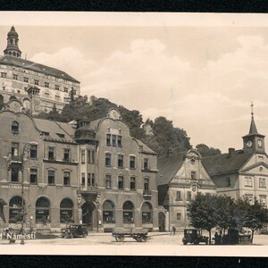 Nachod Namesti Hotel U Beránka Real Photo Carte postale RPPC B&W Années 1930 Tchécoslovaquie Silésie, Europe centrale, Scrapbooking, Papier Éphémère