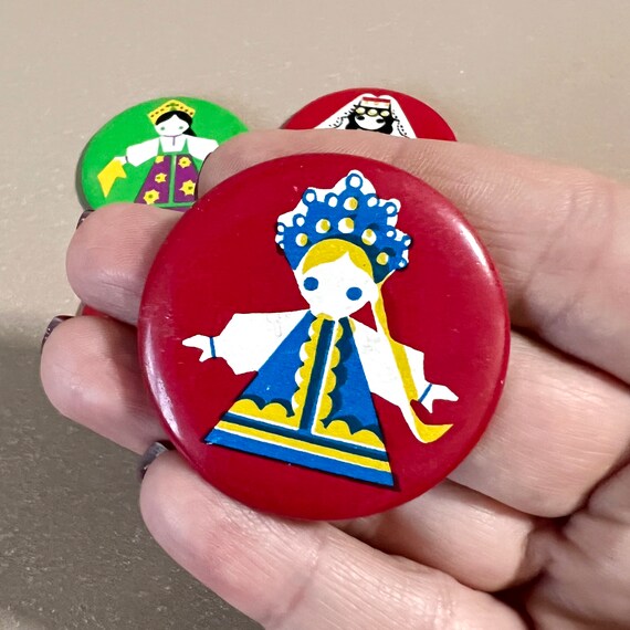 4x Vintage Retro National Costumes Pin Button, Re… - image 3