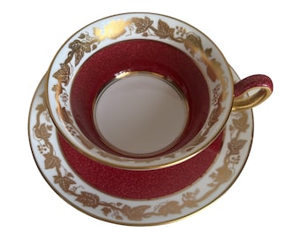 Wedgwood Ulander Powder Ruby Dinner Plates. Bone China England