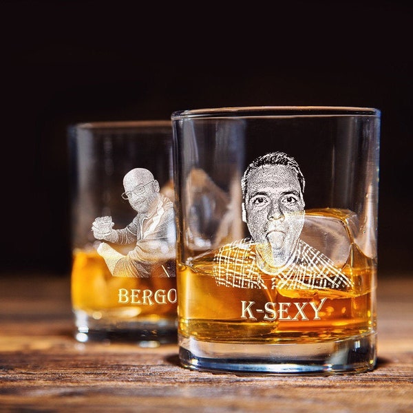 Personalized Whiskey Glasses / Groomsmen Gifts / Groomsmen Gifts Ideas / Best Whiskey GifT/Engraved glass cup