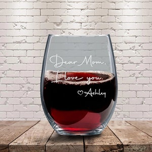 Custom Engraved Wine Glass For Mom/Etched Wine Glass Set For Mom//Personalized Stemless Wine Glass Gift For Mom/I Love You Mom Wine Glass