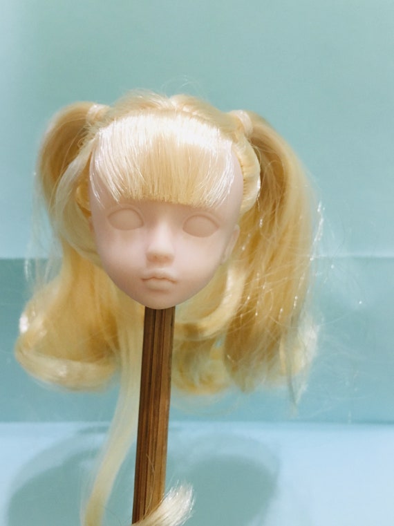 azone doll head
