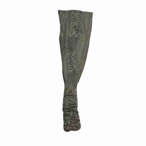 May include: A gray and white patterned headband with a stretchy elastic band.