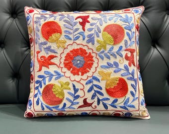 Almofadas de seda Suzani, almofada de seda verde, almofada de seda bordada à mão, almofada de seda uzbeque, almofadas decorativas de seda amarela, tamanho: 18 x 18 polegadas 45 x 45 cm